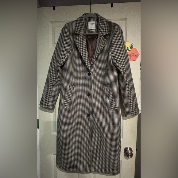 Abercrombie & Fitch Jackets & Blazers - Women's Black and White Houndstooth Coat